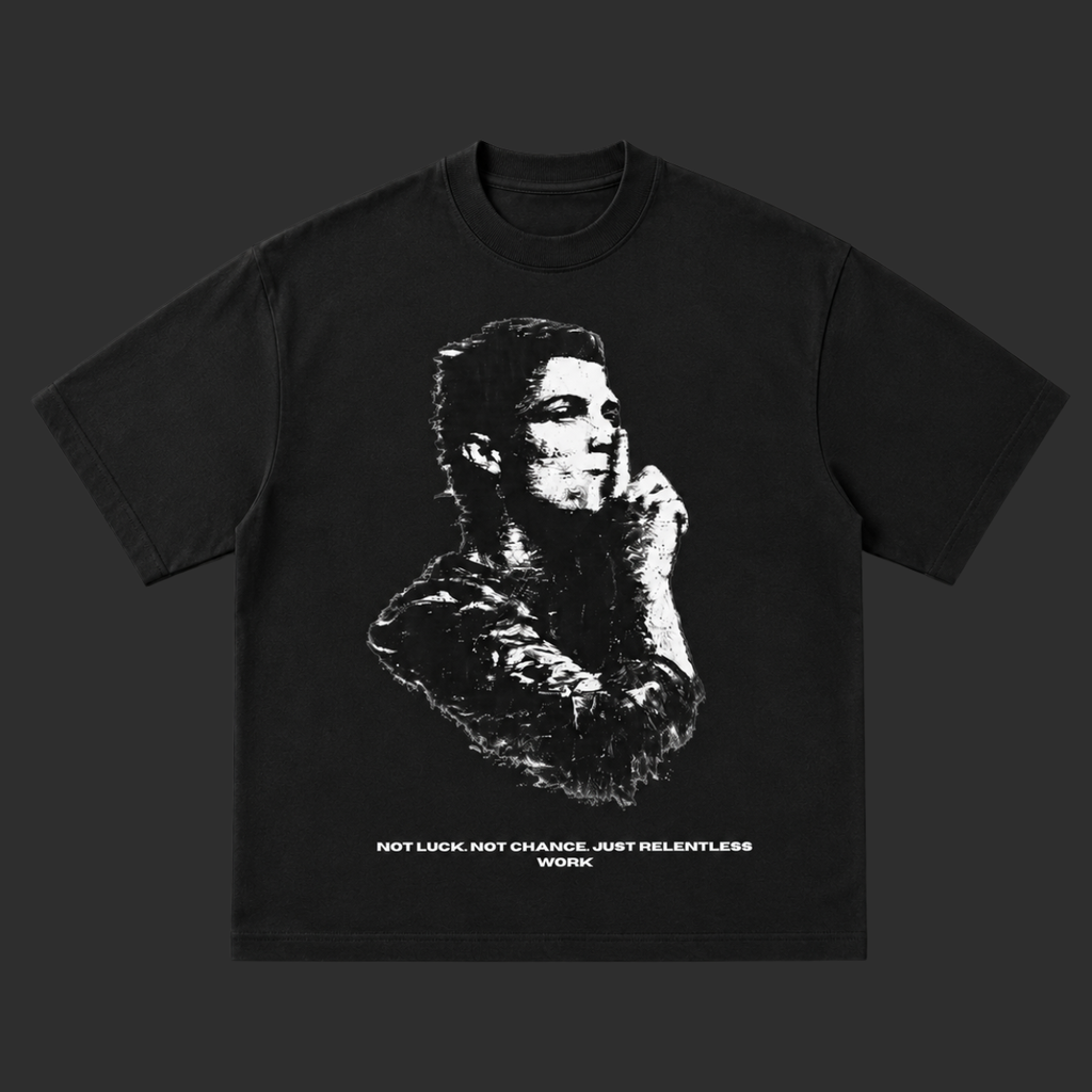 T-shirt oversize Cristiano Ronaldo en coton premium pour un confort exceptionnel.